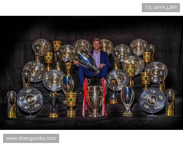 多特赛季后期状态波动:关键阶段表现受限,争冠形势受影响 多特赛季后期状态波动:关键阶段表现受限,争冠形势受影响